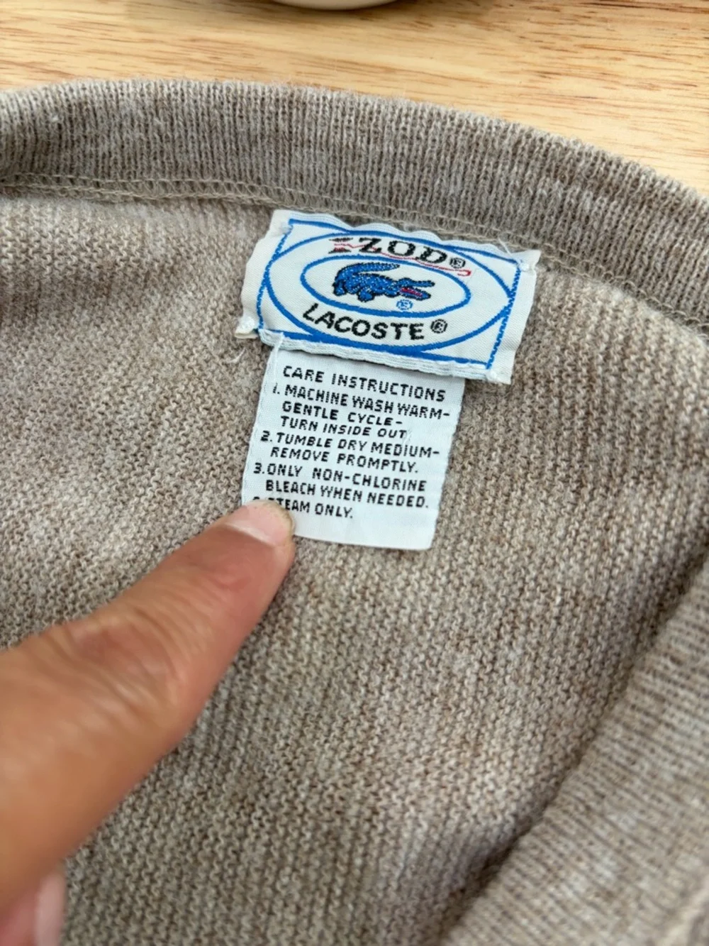 Vintage 70s/80s Izod Lacoste Wool Blend Beige V-Neck Sweater Beige Neutral‎